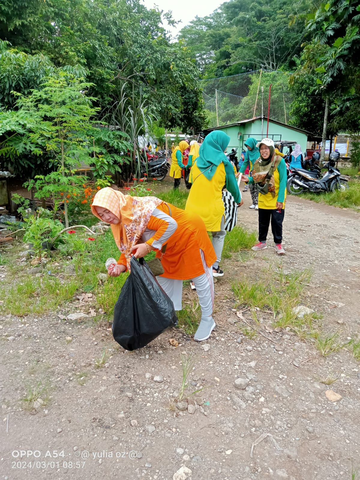 Senam Fkk Dan Pkk Kelurahan Karangtalun Dikaitkan Dengan Hari Peduli